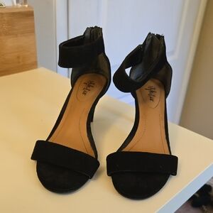 Stylish Black Kitten Heels